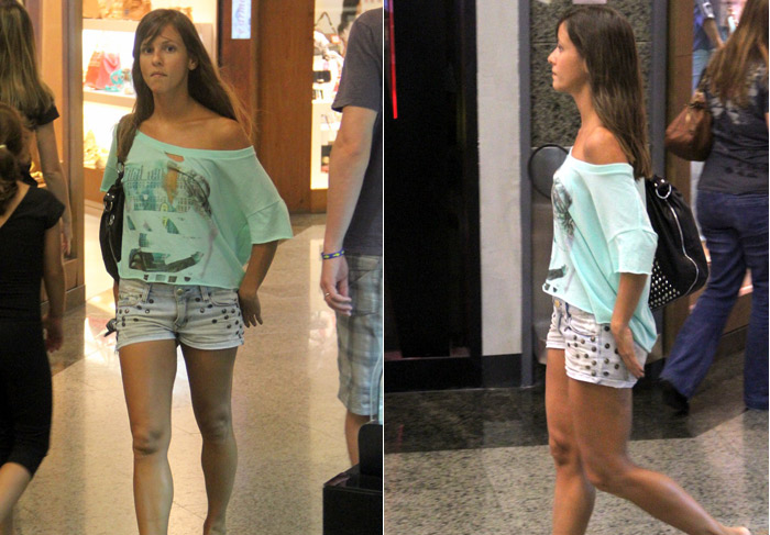 Fernanda de Freitas vai a shopping com look despojado 