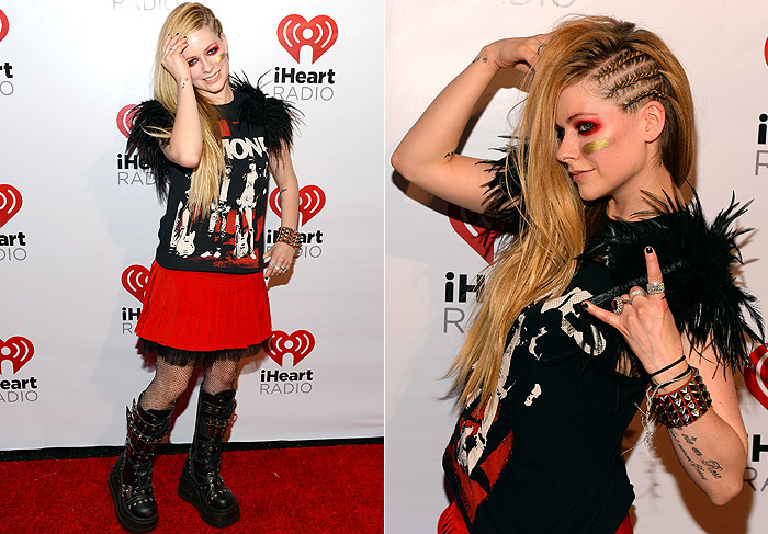 Avril Lavigne vai com visual excêntrico em festival de música em Las Vegas