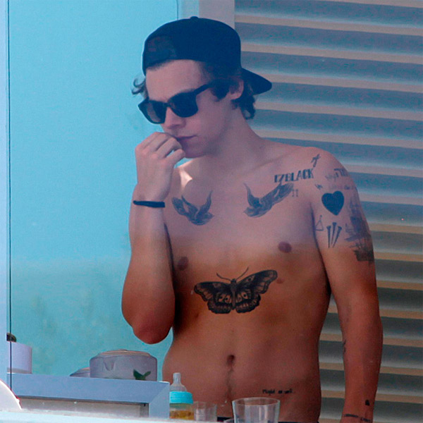 Harry Styles, do One Direction, despreza seu tatuador