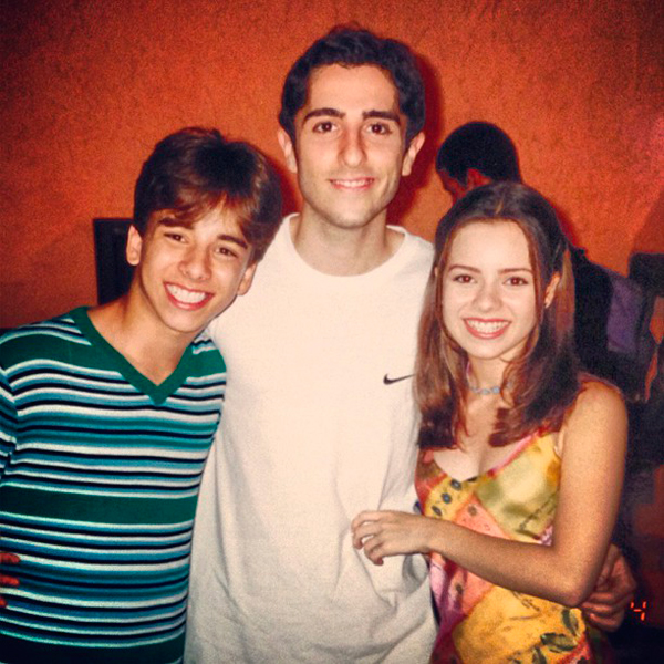 Marcos Mion mostra foto com Sandy e Júnior em 1999