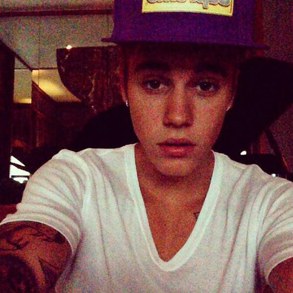 Justin Bieber aparece sonolento no Instagram