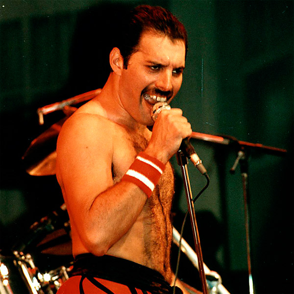 Freddie Mercury parecia uma ovelha gritando, diz guitarrista