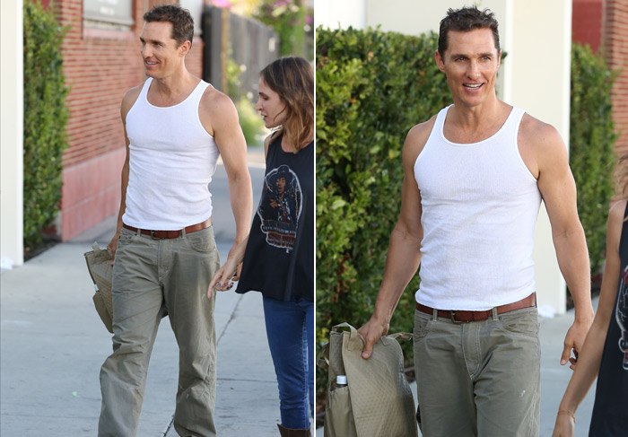 Matthew McConaughey volta a exibir seus músculos em Hollywood