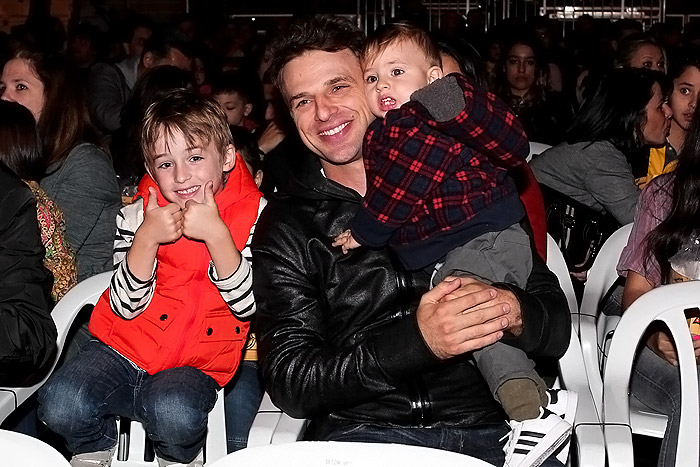 Cassio Reis com filho Noah 