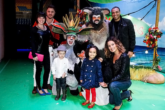 Lucielle de Camargo, com o marido, Denilson, e a filha Maria Eduarda. Maurício Manieri, Iza Stein e o filho Marco