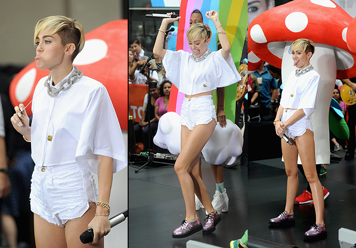 Miley Cyrus aparece com look comportado em evento da NBC