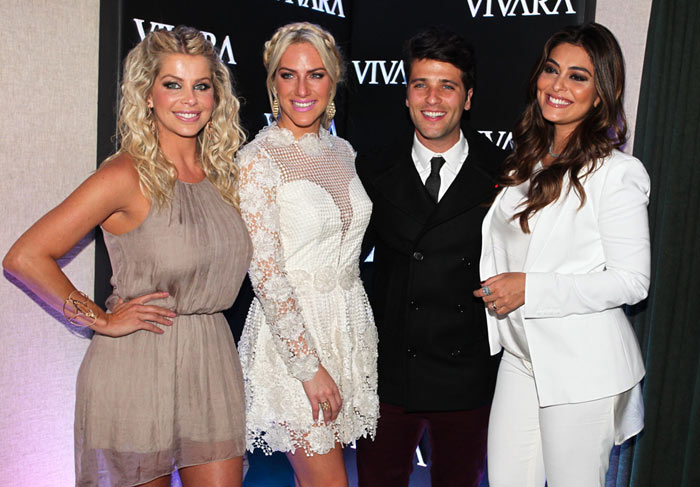 Karina, Giovanna, Bruno e Juliana