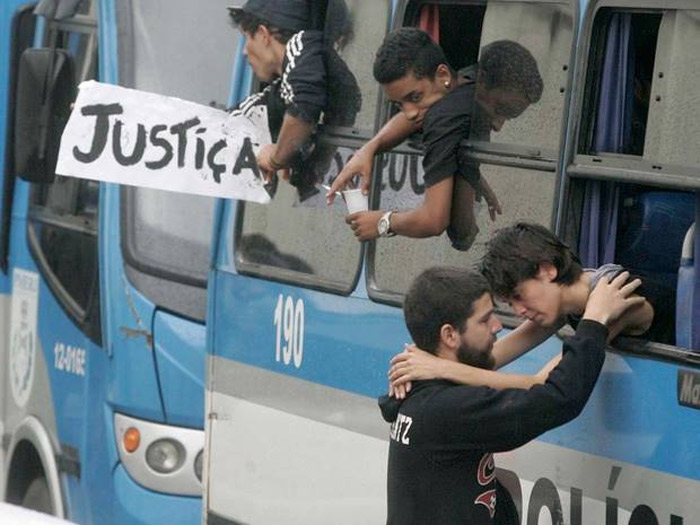 Tico Santa Cruz desabafa sobre prisão de manifestantes, em São Paulo