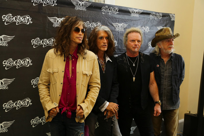 Aerosmith participa de coletiva no Copacabana Palace