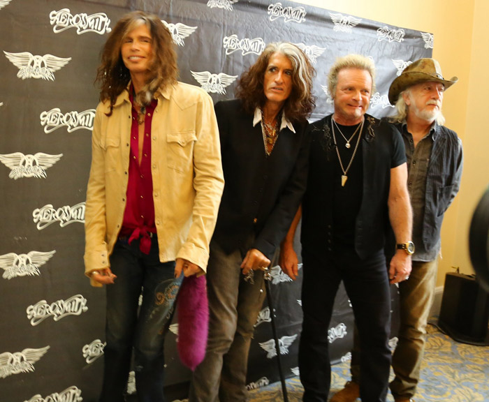 Aerosmith participa de coletiva no Copacabana Palace