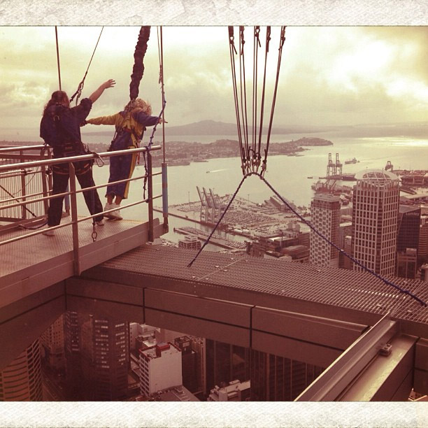Beyoncé pula de bungee jump na Nova Zelândia