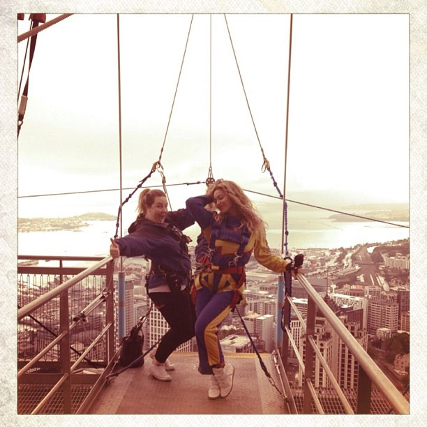 Beyoncé pula de bungee jump na Nova Zelândia