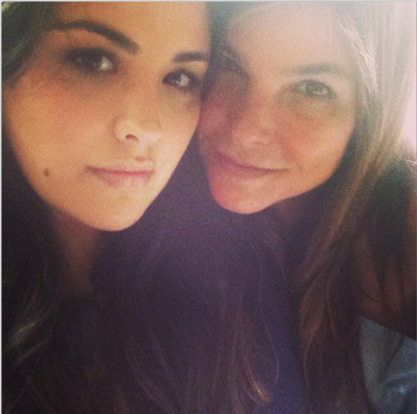 Cristiana Oliveira posta foto com a filha: “Amo!”