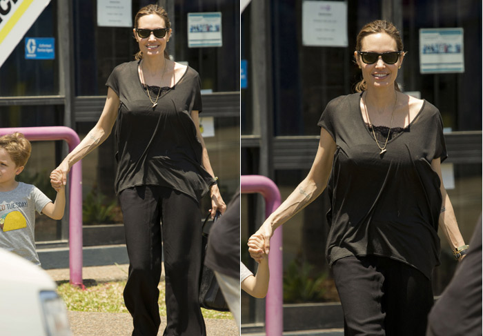 Angelina Jolie exibe as veias saltadas do braço durante passeio na Austrália