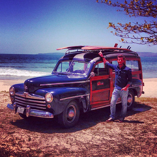 Klebber Toledo grava em praia catarinense