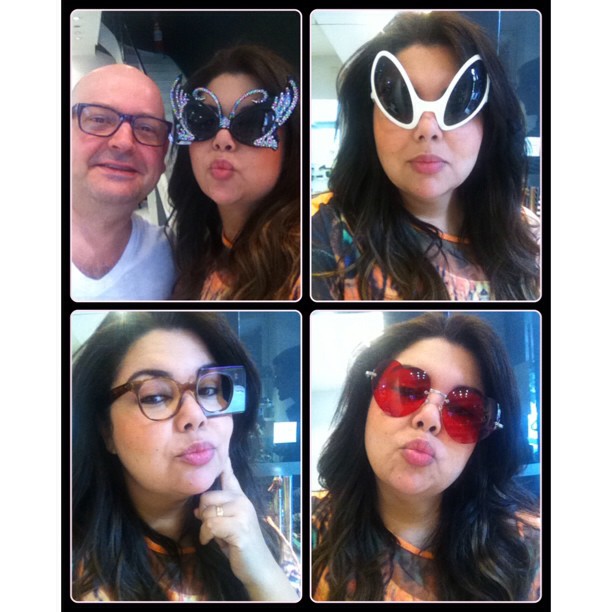 Fabiana Karla tira foto com óculos divertidos