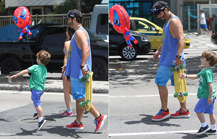 Thiago Rodrigues leva o filho para andar de skate na orla do Leblon
