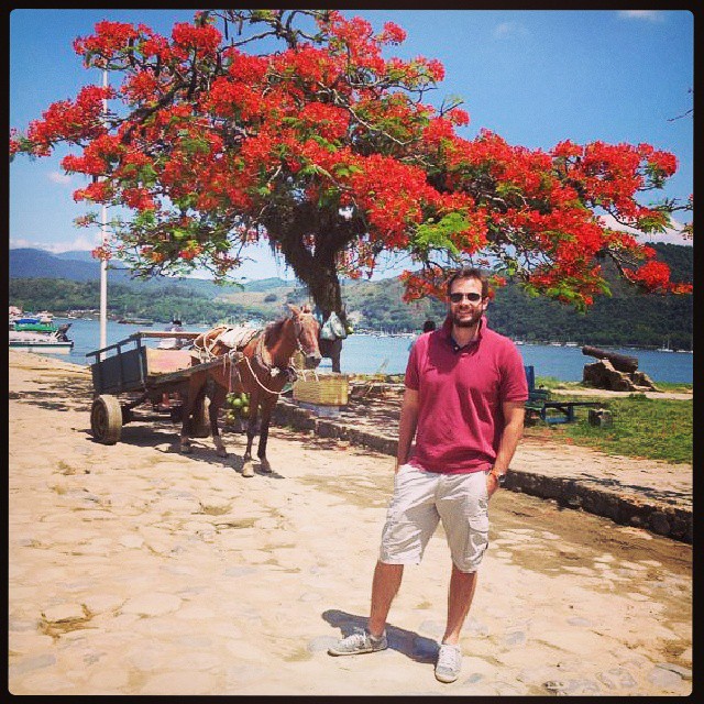 Max Fercondini passeia por Paraty