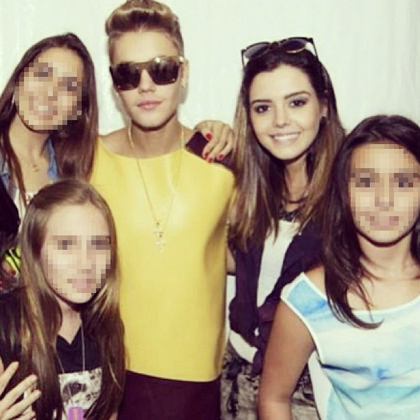 Giovanna Lancellotti tieta Justin Bieber em seu camarim