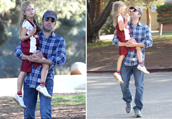 Ben Affleck leva sua filha mais velha a jogo de baseball