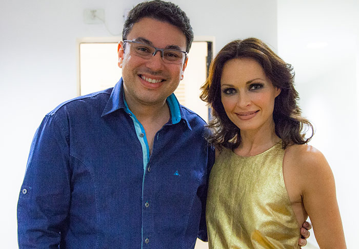 Robson Jassa deixa Sharon Corr ainda mais bonita para shows no Brasil