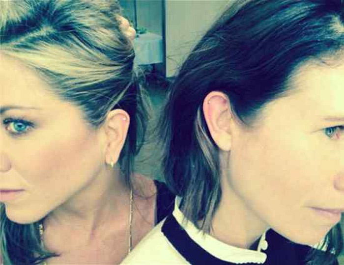 Jennifer Aniston faz piercing na orelha e amiga publica a foto no Instagram