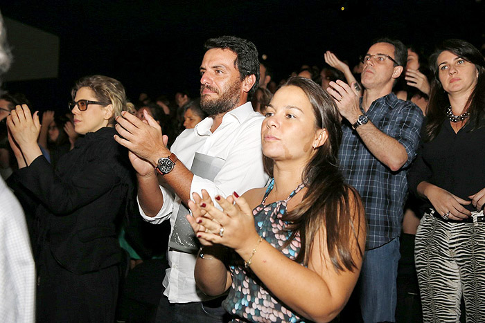 Musical sobre Elis recebe aplausos de pé