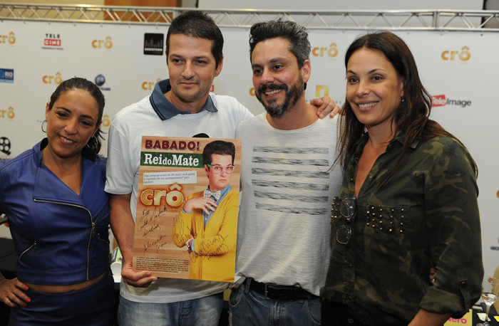 Elenco de Crô, o Filme, se reúne em coletiva de imprensa em São Paulo