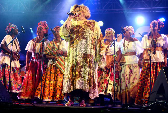 Gilberto Gil e Alcione participam de tributo no segundo dia do festival Back2Black