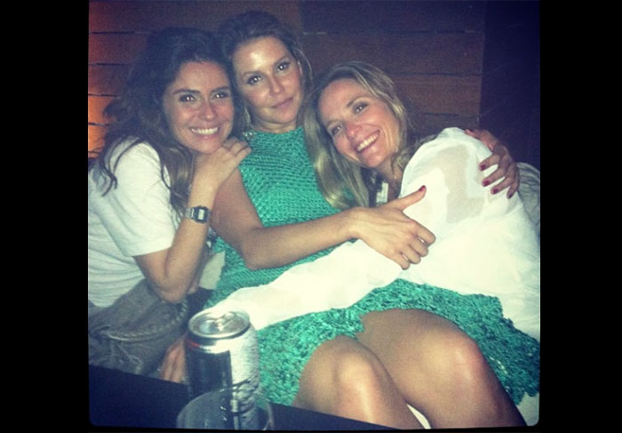 Deborah Secco e Giovanna Antonelli com Piny Montoro