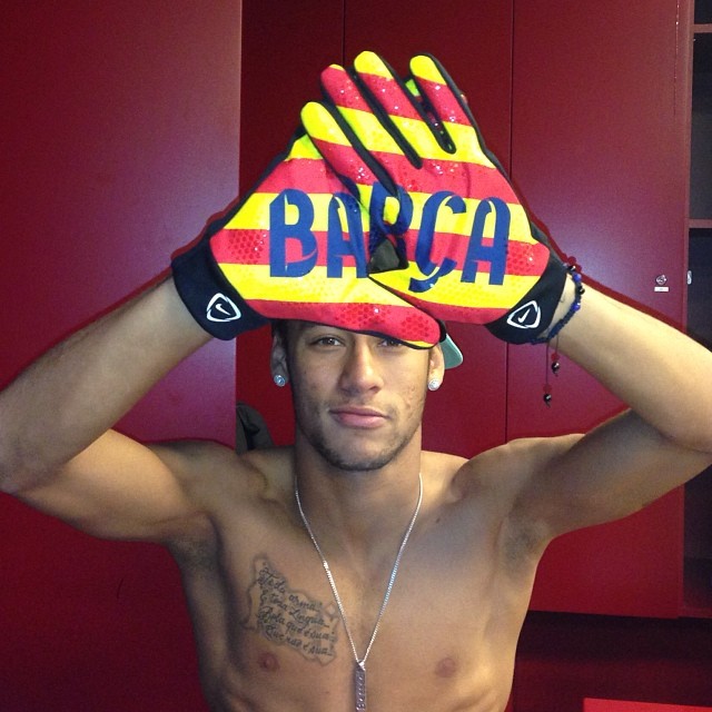 Neymar pede bênção divina para jogo do Barcelona