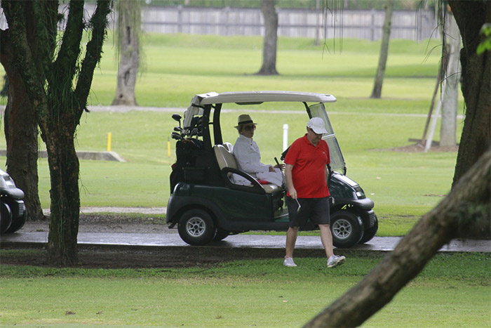  Ana Maria Braga sai para jogar golf com novo namorado