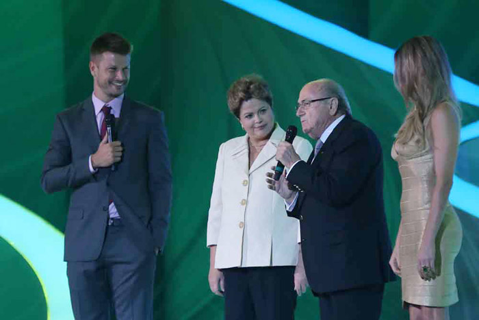 Rodrigo Hilbert, Dilma Rousseff, Joseph Blatter e Fernanda Lima