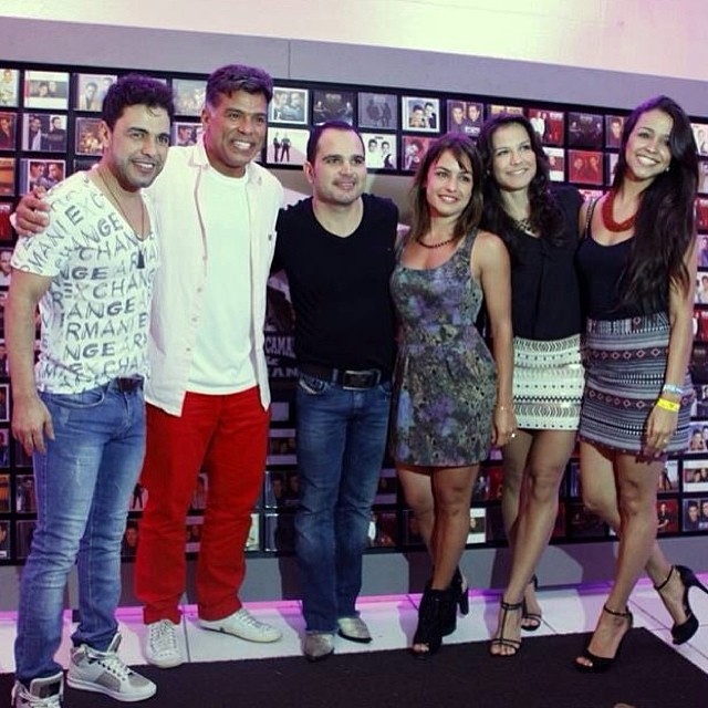 Mauricio Mattar vai com as filhas no show de Zezé Di Camargo e Luciano