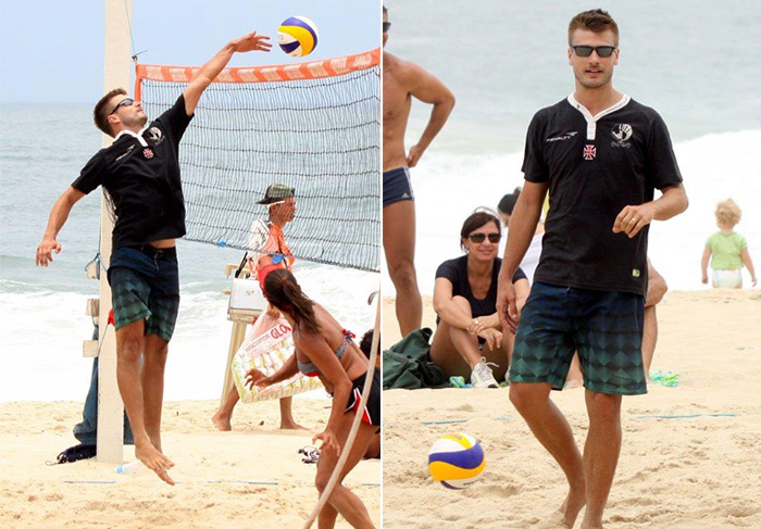 Rodrigo Hilbert usa camisa do Vasco para jogar vôlei na praia