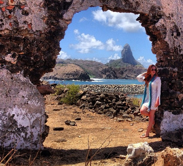 Marina Ruy Barbosa se encanta com belezas de Fernando de Noronha