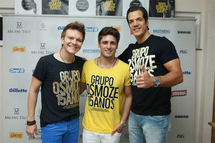  Michel Teló anima festa com presença de Daniel Rocha e Carlos Machado
