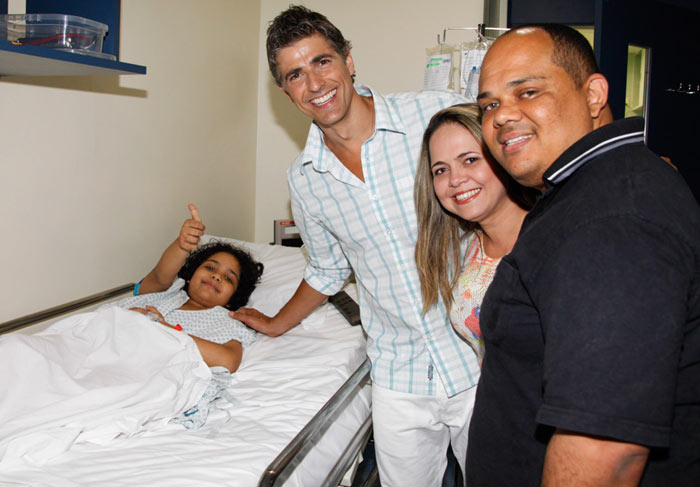 Reynaldo Gianecchini visita hospital do GRAACC