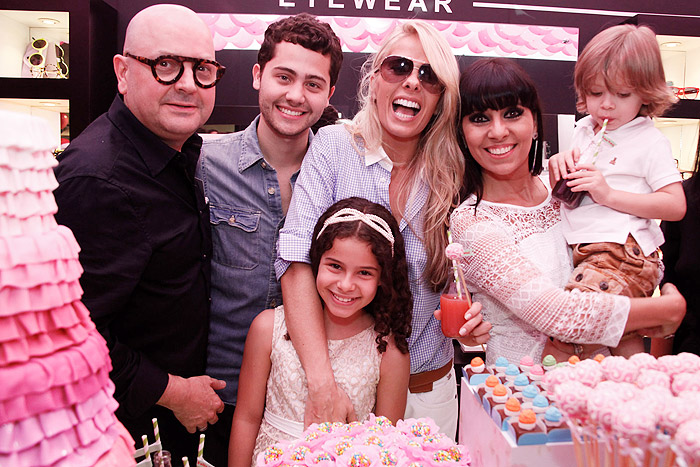 Família Ventura, Adriane Galisteu e Vittório, e Gabriella Saraivah