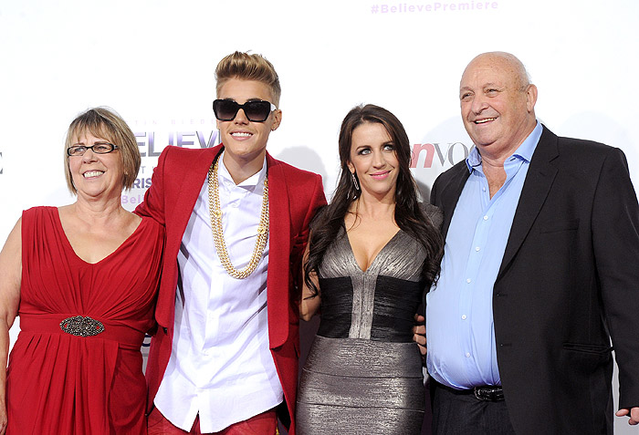 Justin Bieber leva a mãe à première do seu documentário, Believe