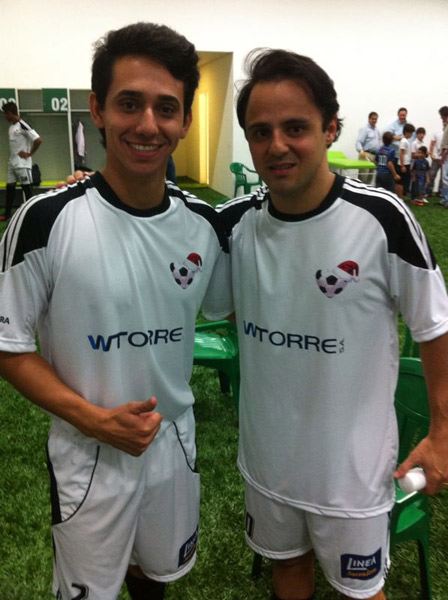 Felipe Massa e Leonardo são capitães de times em futebol beneficente