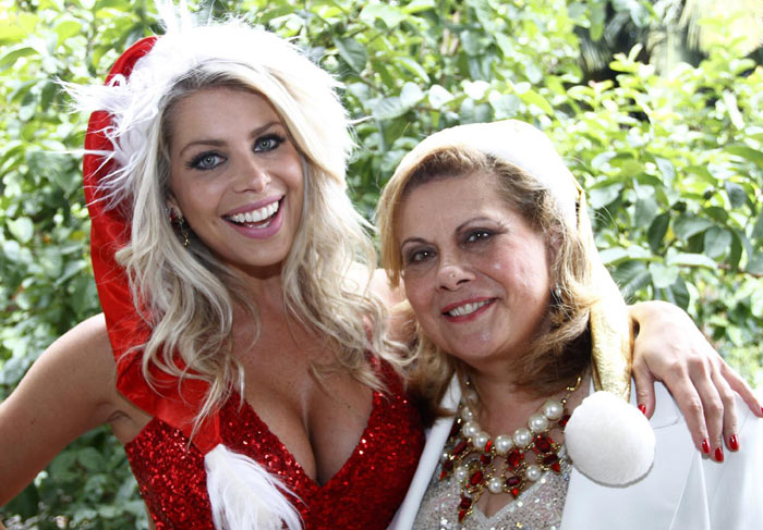 Karina Bacchi na festa de Natal da ONG Florescer