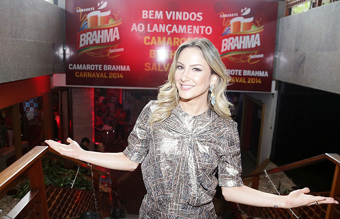 Claudia Leitte é embaixadora do camarote Brahma em Salvador