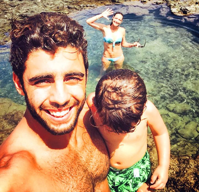 Luana Piovani curte piscina natural de Noronha com a família