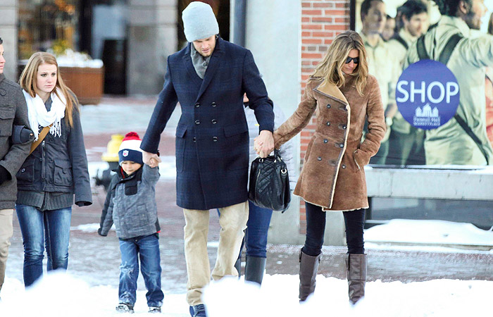 Gisele Bündchen enfrenta o frio americano com muito estilo