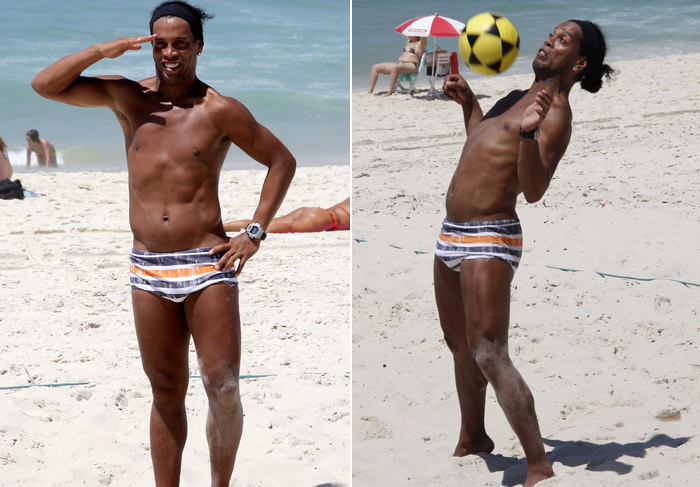 Ronaldinho Gáucho se diverte jogando futevôlei no Rio