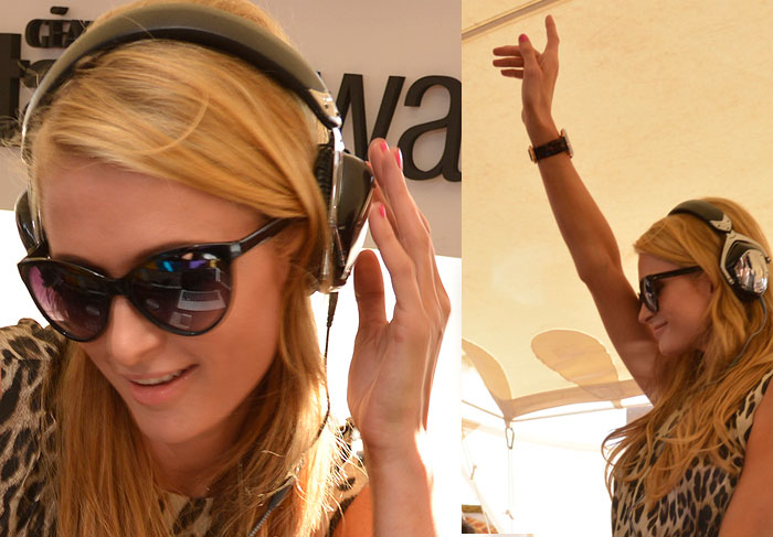 No posto de DJ, Paris Hilton anima festa em Punta del Este