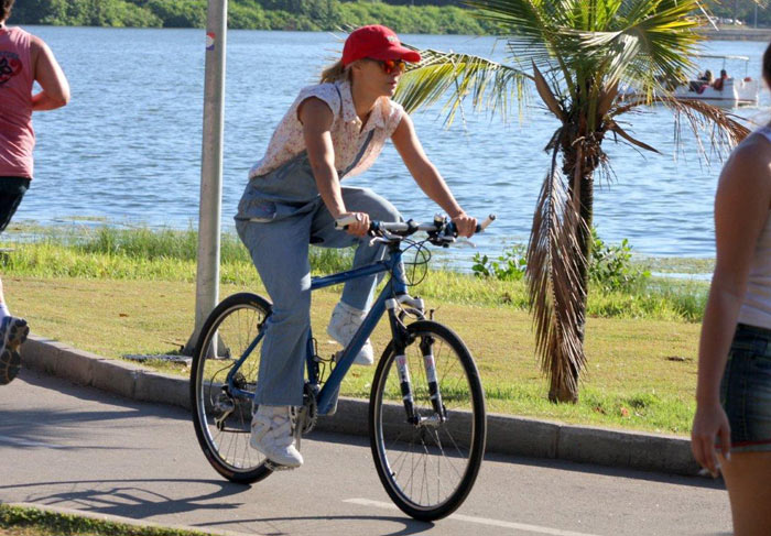 Carolina Dieckmann curte com a família