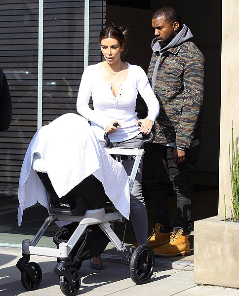 Kim Kardashian vai às compras com Kanye West e a bebê