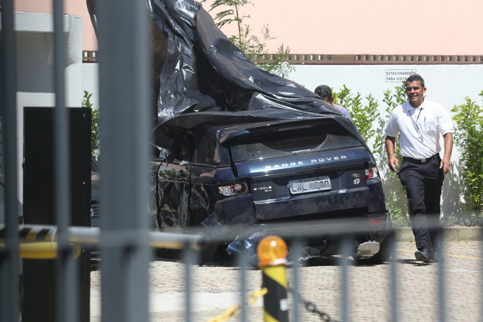 Isis Valverde fratura vértebra da cervical e carro tem perda total